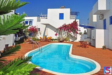 آپارتمان Soultana Rooms & Studios