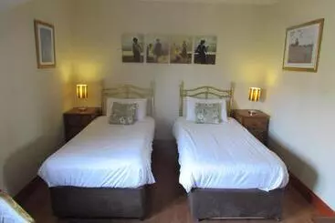 Bed & Breakfast Dungimmon House