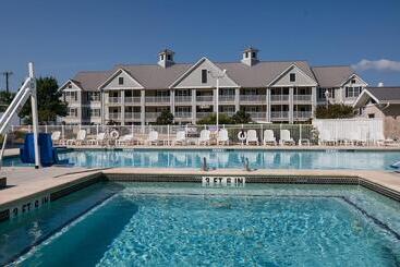 Отель Holiday Inn Club Vacations Hill Country Resort At Canyon Lake