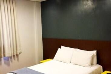 هتل Açores Flat Design Ao Lado Da Casa De Cultura Mário Quintana