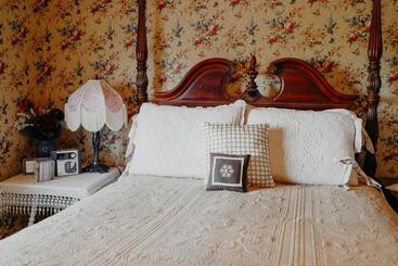 酒店 Aurora Staples Inn