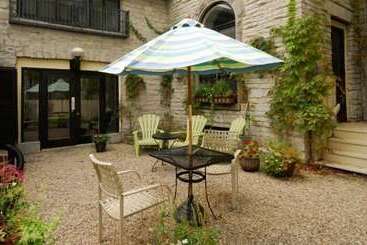 هتل Frontenac Club Inn