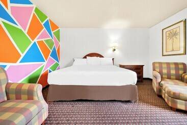 ホテル Capitol Inn And Suites