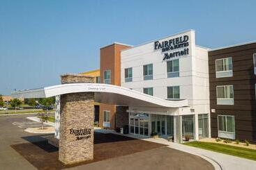 בית מלון כפרי Fairfield Inn & Suites By Marriott Alexandria