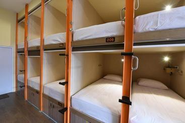 Отель Legian Capsule