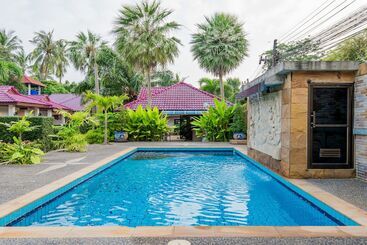 Hotel Tananza Resort And Homestay Phuket