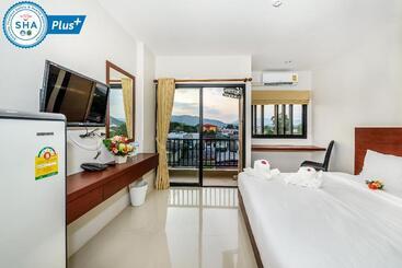 هتل The Topaz Residence Phuket Town