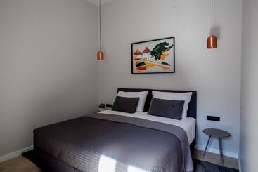 هتل Zagreb City Vibe Apartments & Rooms