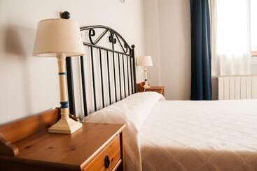 فندق Apartamentos Corona