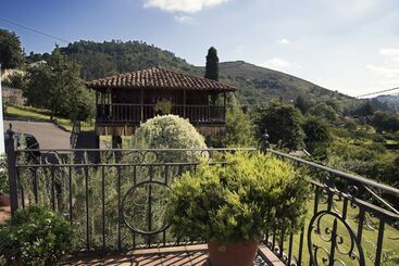 Отель Casa De Aldea La Pumariega