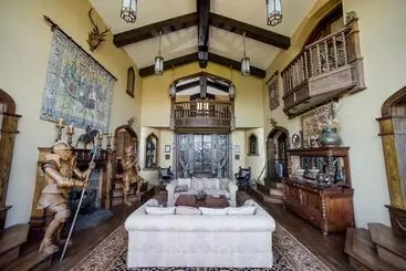 Hotelli Highlands Castle Overlooking Lake George.. Plus 2 Other Castles!