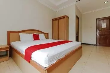 Hotell Reddoorz @ Jalan Mangkunegara