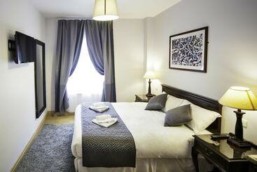 בית מלון כפרי The Sweeney