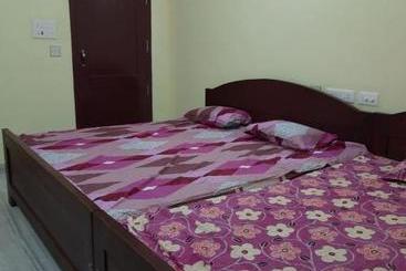 Hôtel Raghavi Tourist Home