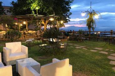 Otel Lantica Pigna Chateau