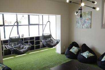 Hotel Bridge Backpackers