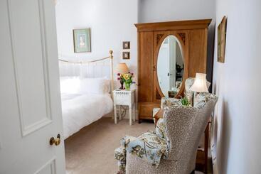 هتل Newgate House