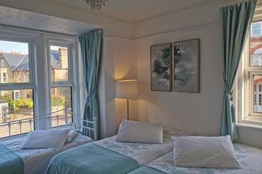 Otel A & B Guest House Cambridge Ltd