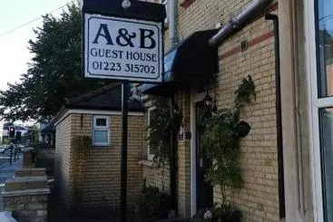 Hotelli A & B Guest House Cambridge Ltd