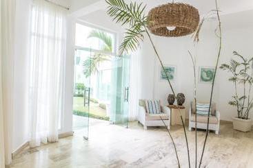 酒店 Condos At Bayrock 2