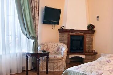 هتل Guest House Konyushenniy Dvor