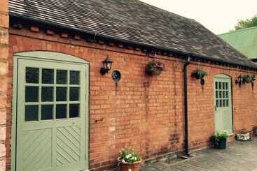 Hotel Illshaw Heath Farm Guest Lodge