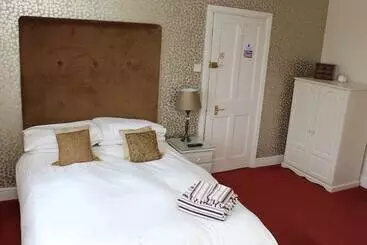 Hotelli The Laurels Guesthouse