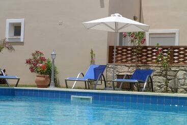 Отель Azure Beach