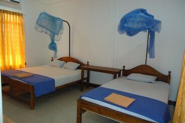 فندق French Garden Resort