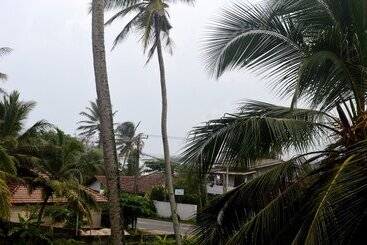 Hotel Shyni Tourist Guesthouse