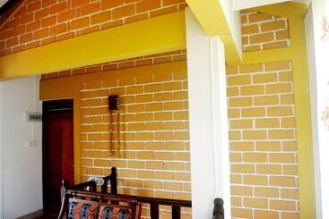 فندق Shyni Tourist Guesthouse