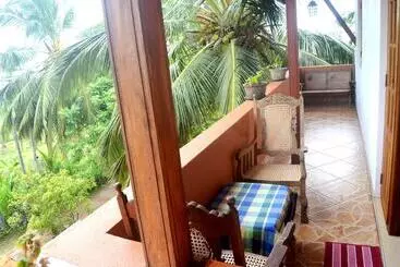 ホテル Shyni Tourist Guesthouse