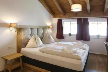 هتل Tauernsuites Mitterwirt By Alps Resorts