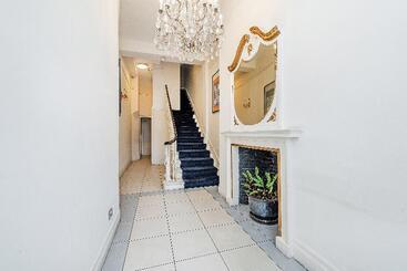 호텔 17 Hertford Street