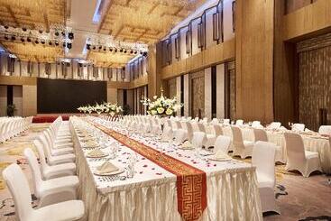 Hotel Hualuxe Wuhu, An Ihg