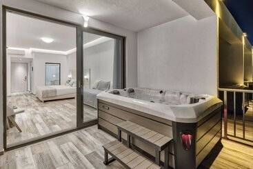 호텔 Mandala Seafront Suites