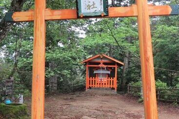 בית מלון כפרי Jhoppers Kumano Yunomine Guesthouse