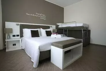 هتل L`essenza B&b