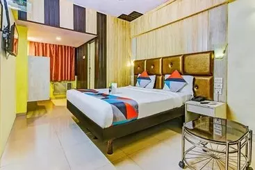 Hotel Vashi Inn