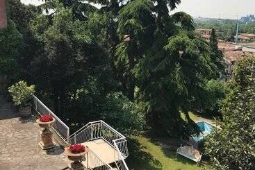 בית מלון כפרי Villa House And Garden B&b