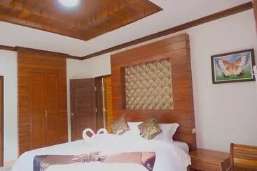 Khum Sai Ngam Hotel & Resort