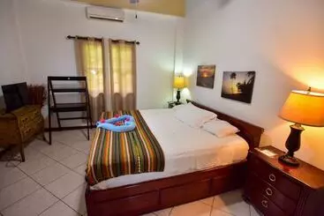 Hotel Caribbean Shores Bed & Breakfast