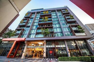 Civic Horizon Hotel & Residence