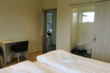 هتل Dilksnes Guesthouse