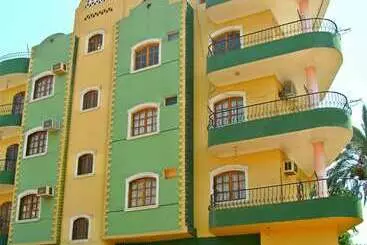 هتل Farida Apartments