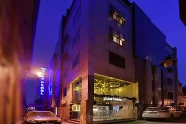 هتل Blue Pearl   Free Airport Pick Up