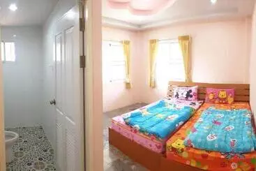 Hotel Suan Phueng Pa Wai Resort