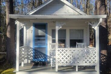 ベッドアンドブレックファースト 2 River Road Inn Cottages