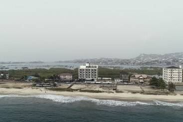 تختخواب و صبحانه Sierra Palms Resort