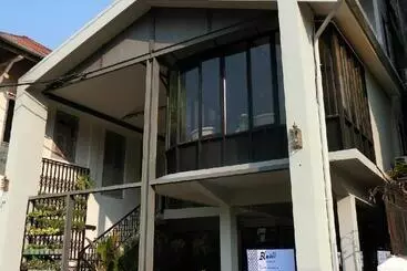 Bloom Boutique Hotel & Cafe
